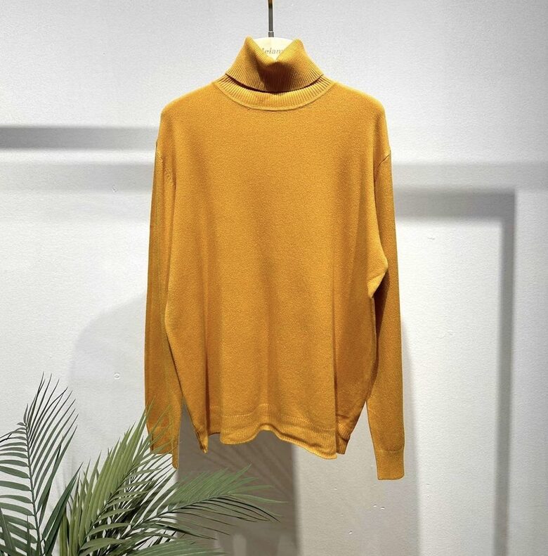 Džemperis - bītlene ar augsto apkakli un viskozi Sinepju Universāls izmērs 